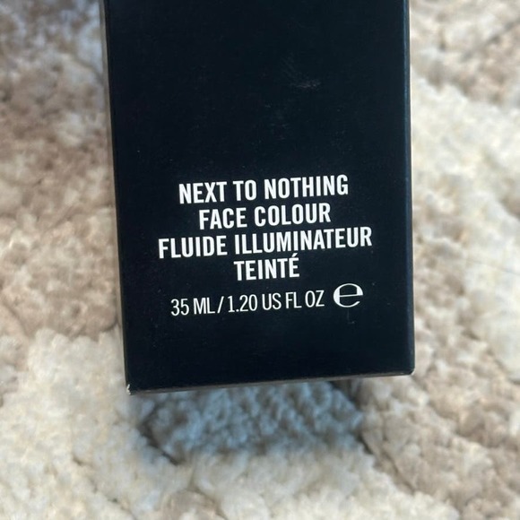 NEW - MAC Foundation "Next To Nothing" Face Colour in Dark Plus - 35 ML/1.20 OZ - Picture 8 of 10